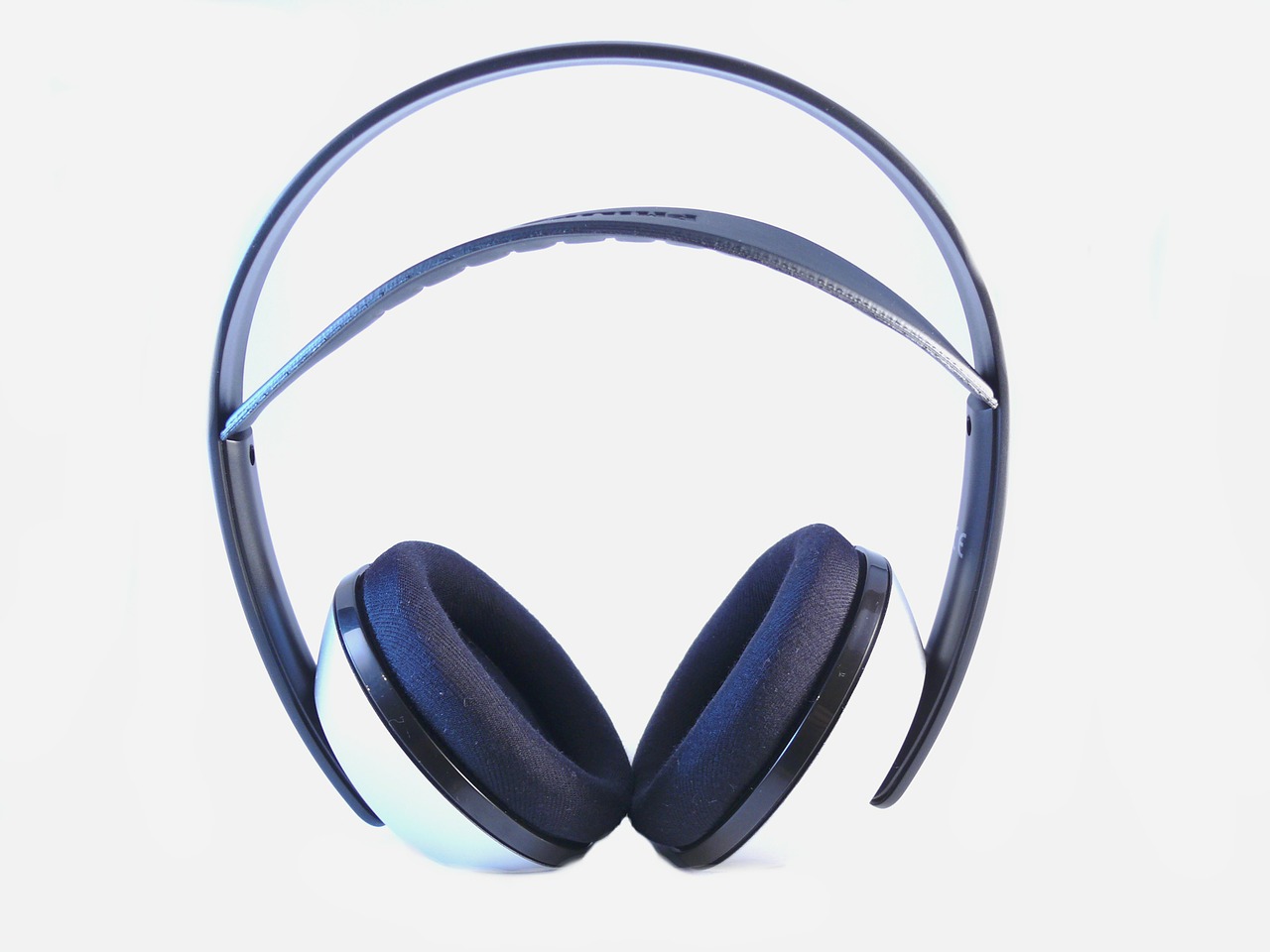 Revolusi Audio Tanpa Kabel: Keunggulan dan Evolusi Wireless Headphone