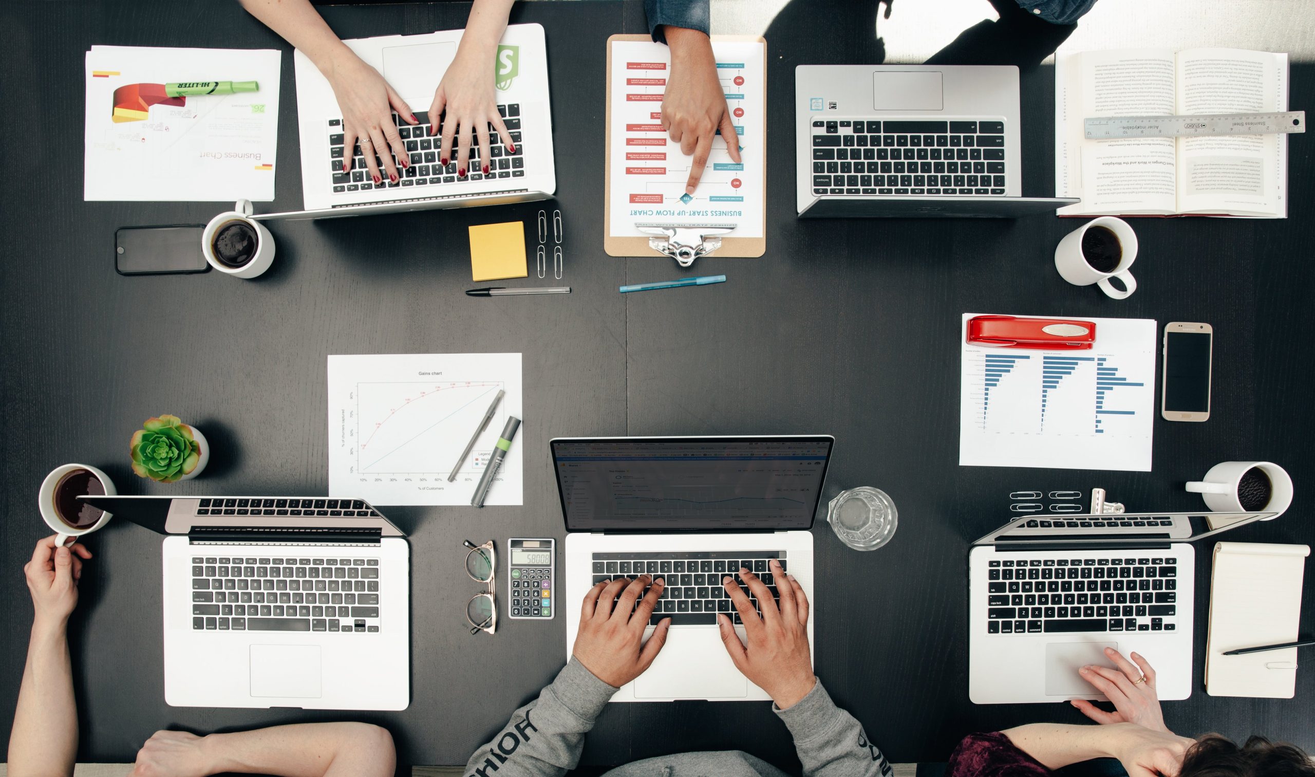 Kebutuhan Laptop yang Penting Saat Mengikuti Rapat Online