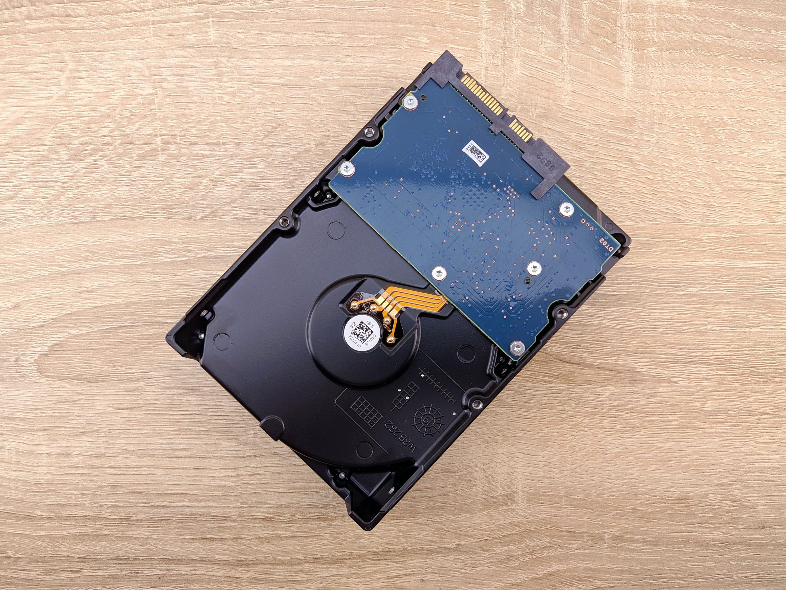 Hard Disk Drive (HDD) Pusat Penyimpanan Data yang Andal