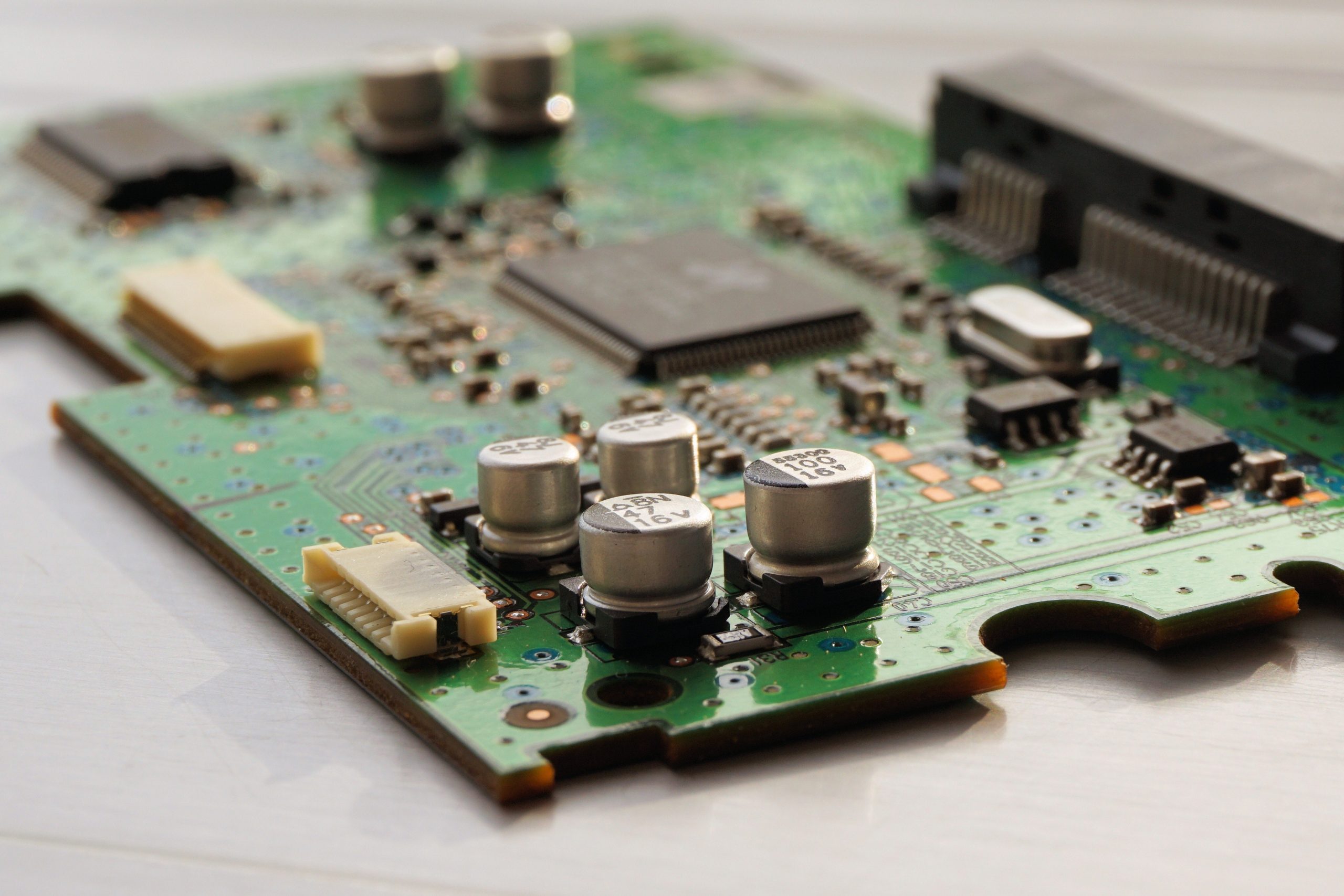 Peran Vital Chipset dalam Kinerja Motherboard