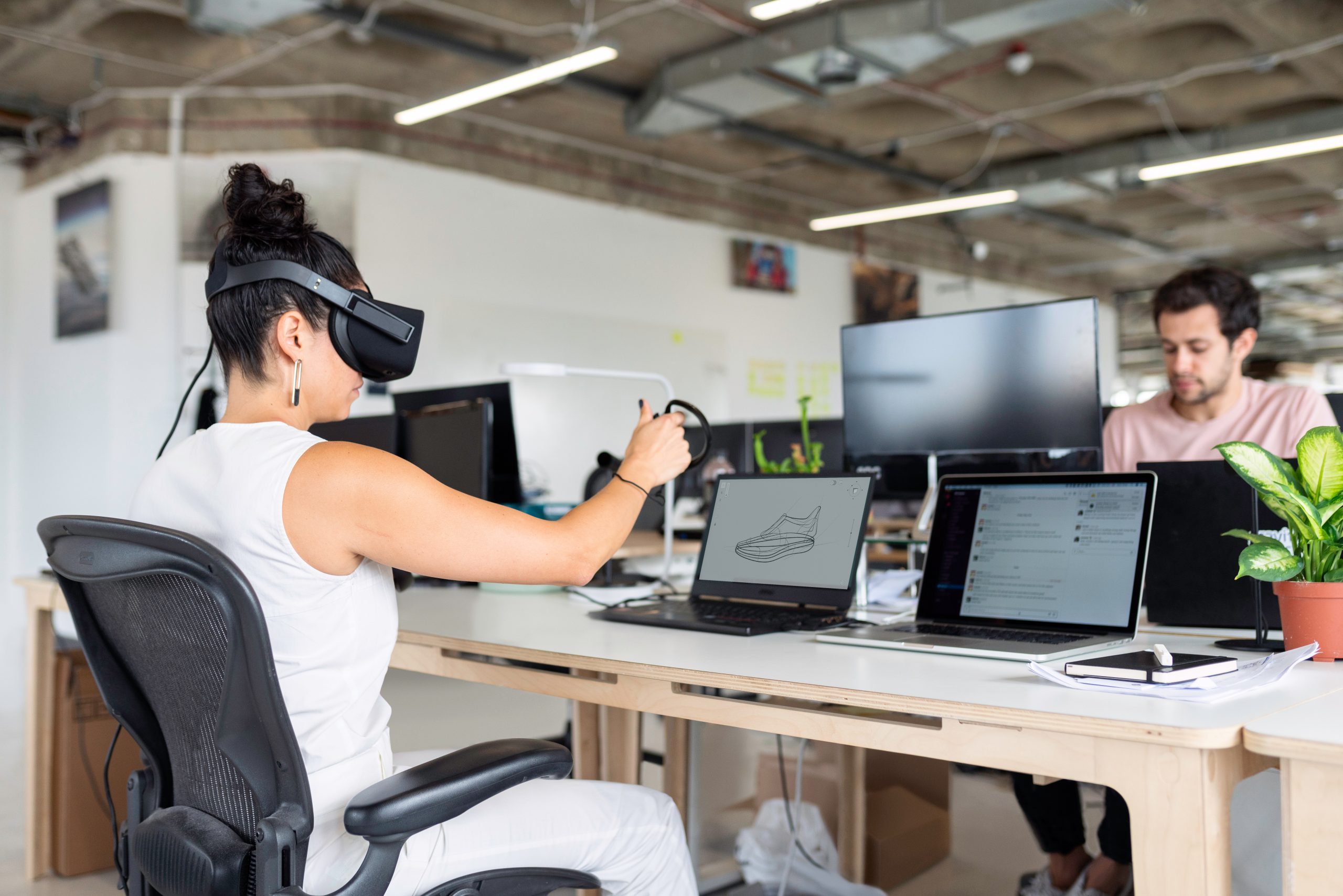 Merangkul Perubahan Transformasi Dunia Kerja melalui Teknologi Realitas Virtual (VR)