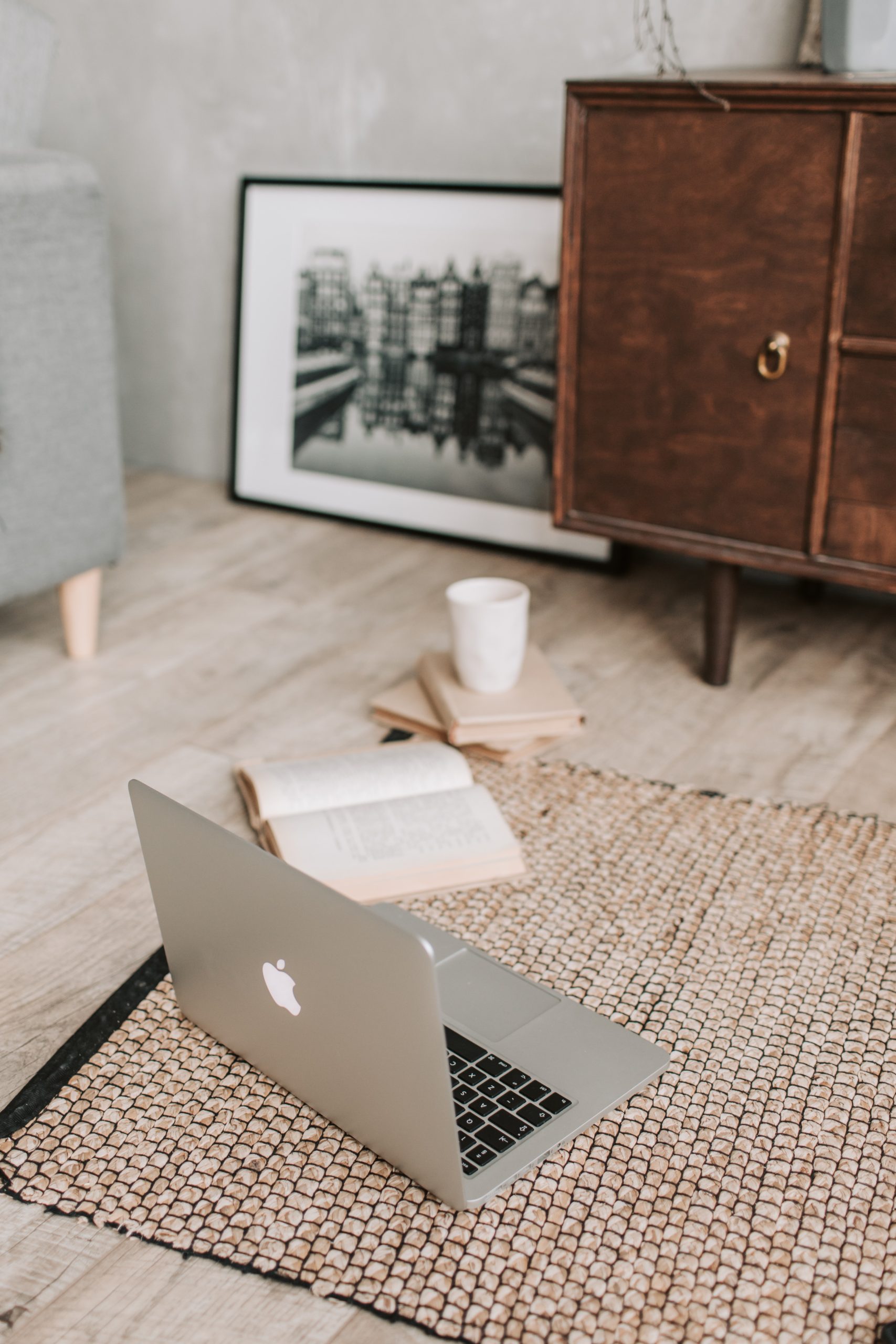 Eksplorasi Produk MacBook Dengan Kombinasi Keindahan dan Kinerja